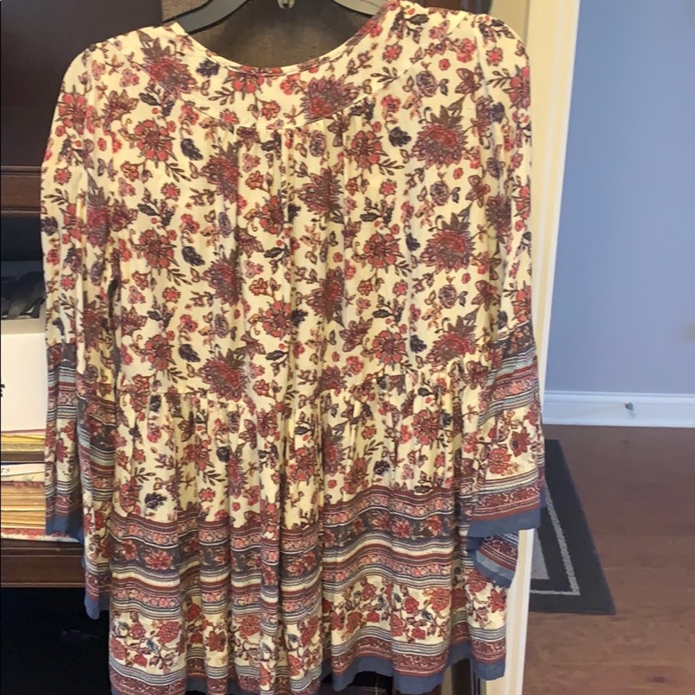 Altar’d state top. - Picture 4 of 4